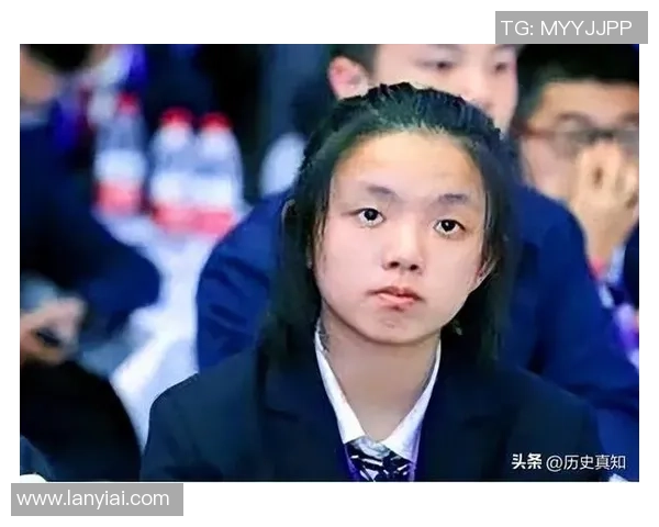 从青涩少年到足球巨星的成长之路与奋斗历程解析