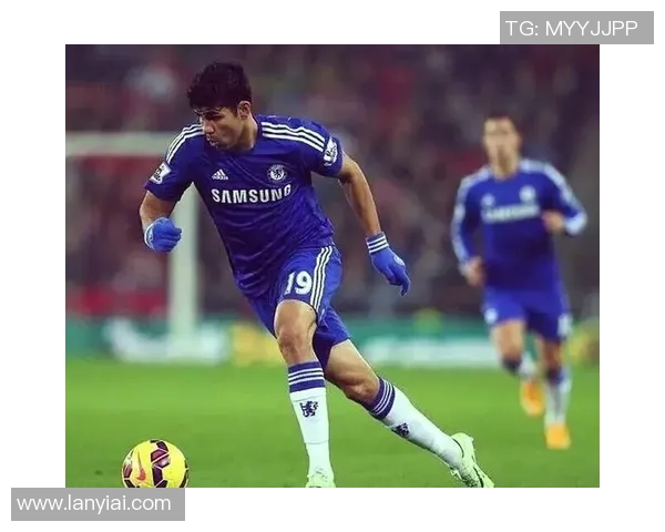 足球明星时尚风潮揭秘名牌衣服背后的故事与魅力